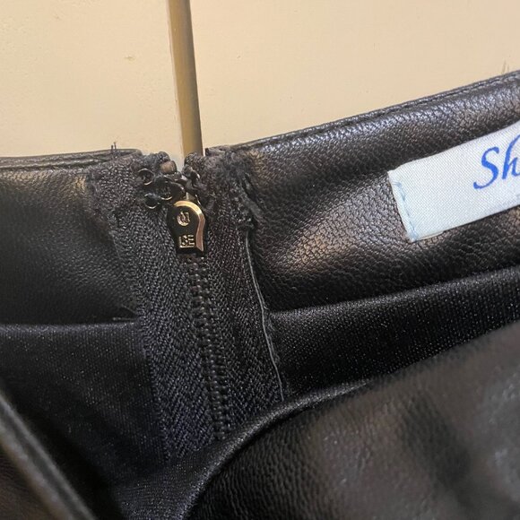 She + Skye Faux Leather Mini Skirt in Black, Size L - Picture 4 of 4